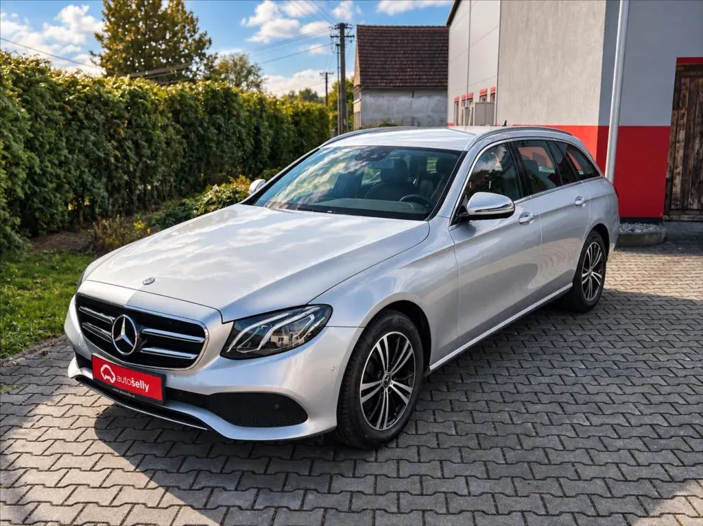 Mercedes-Benz Třídy E - Obrázek 1