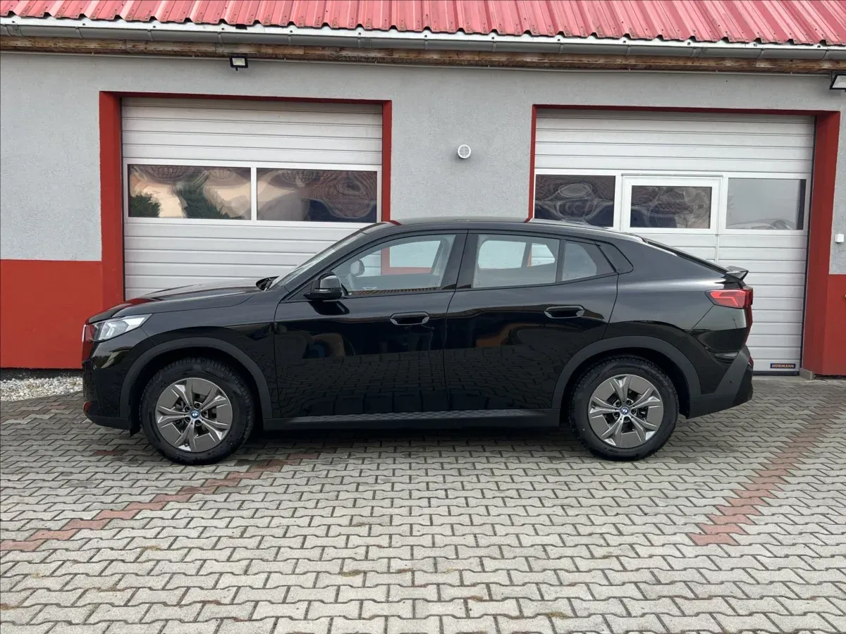 BMW iX2 - Náhled 3