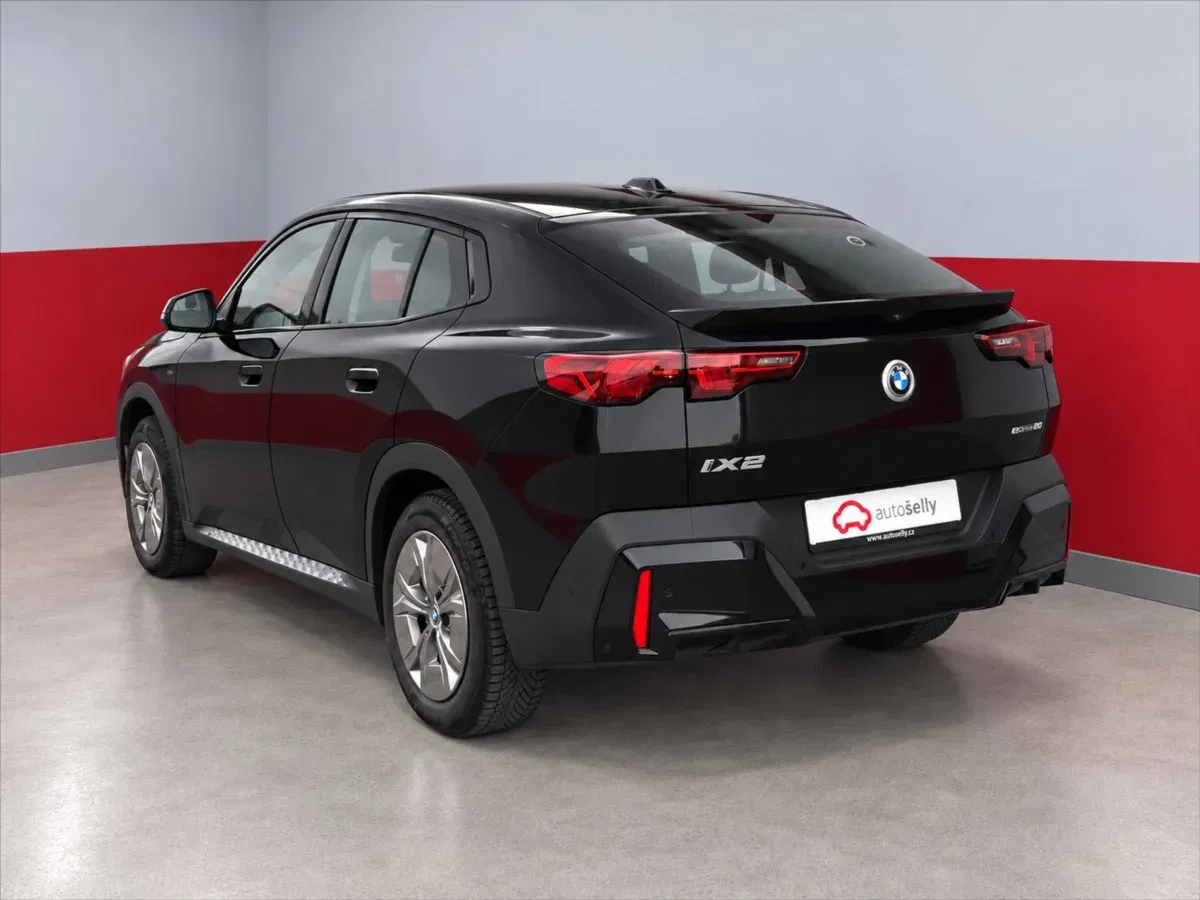 BMW iX2 - Náhled 4