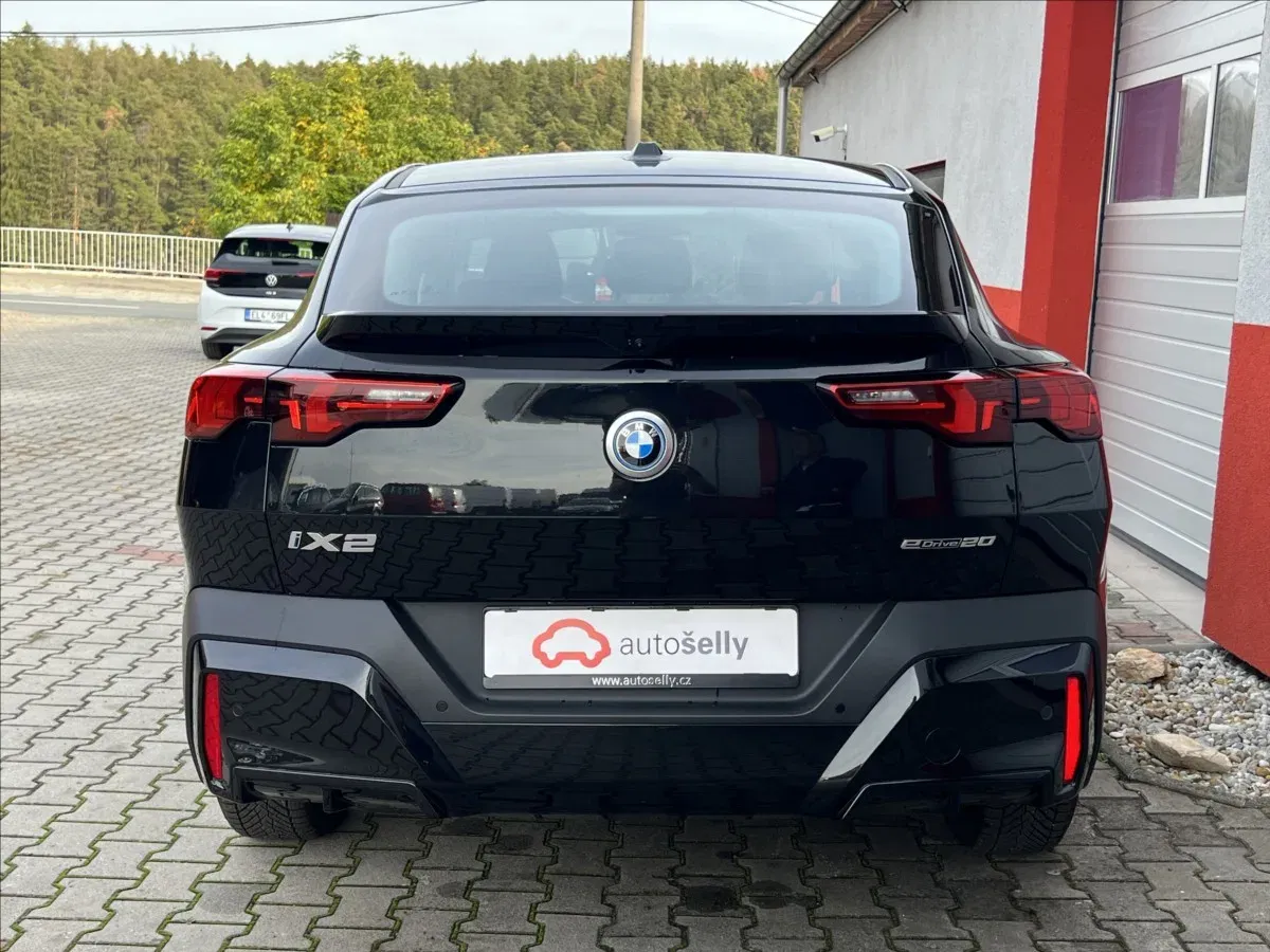 BMW iX2 - Náhled 5