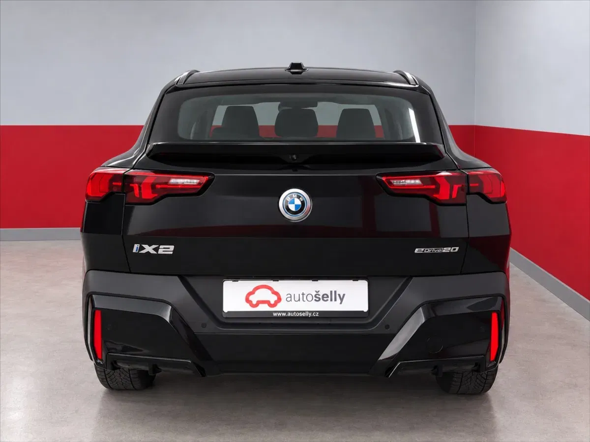 BMW iX2 - Náhled 5