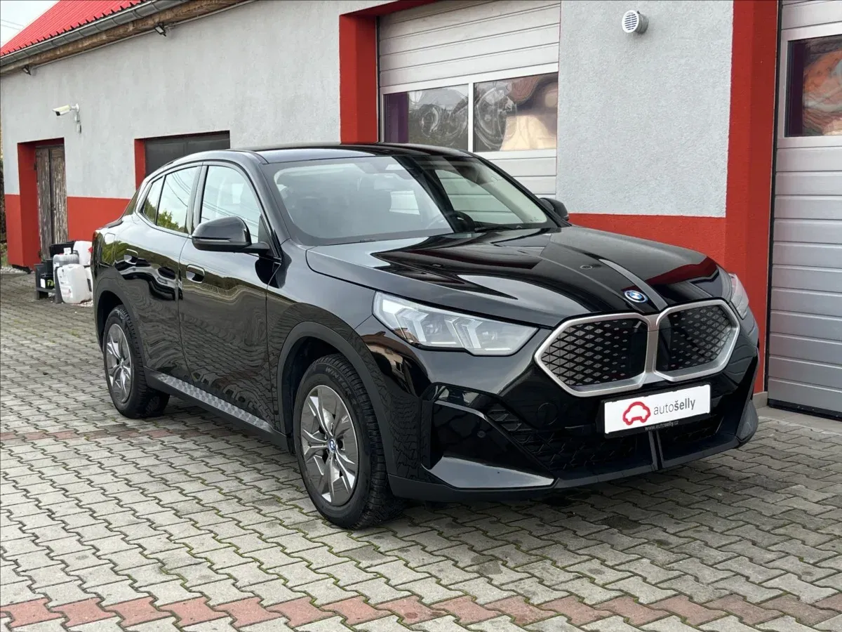 BMW iX2 - Náhled 8