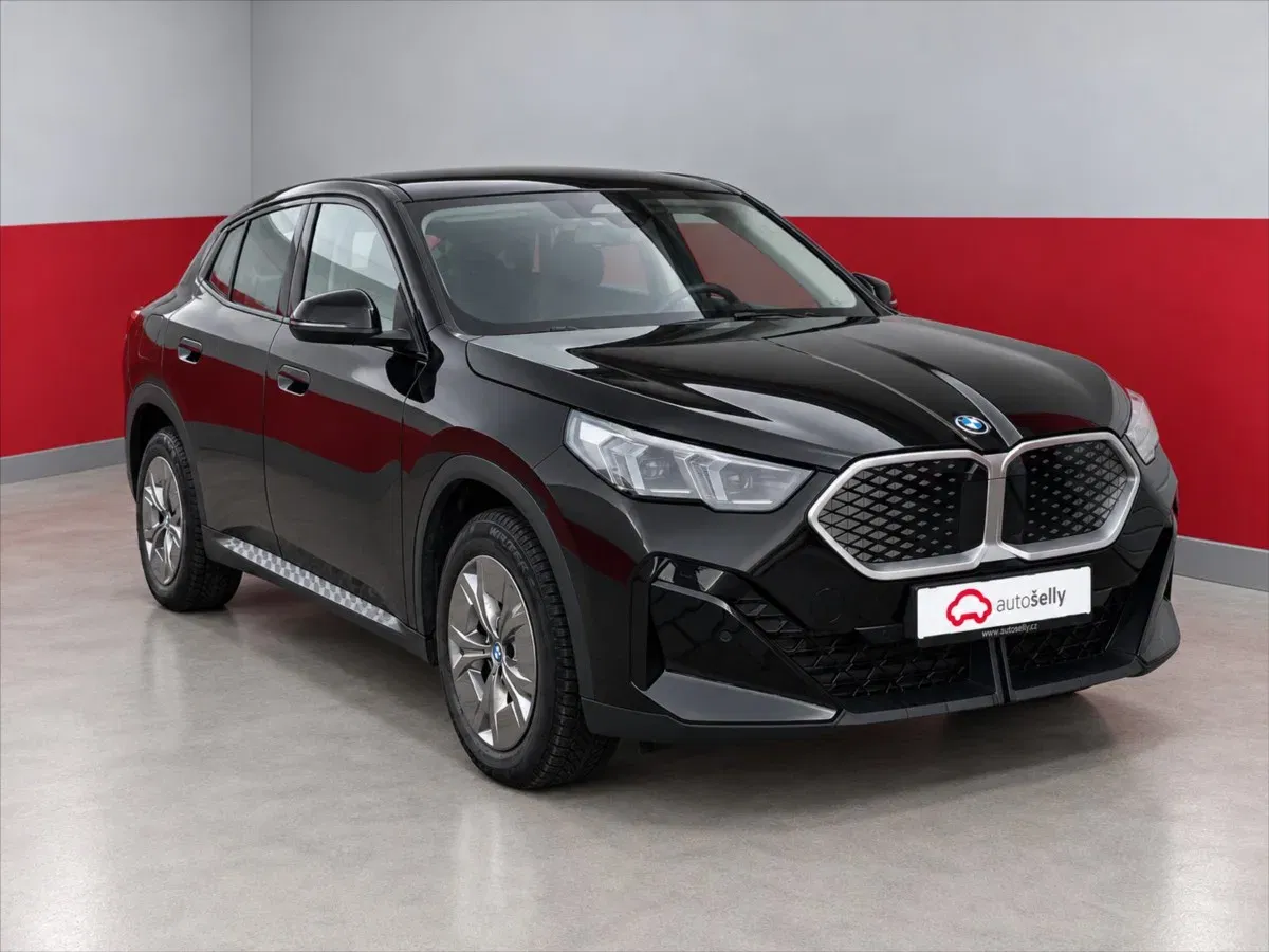 BMW iX2 - Náhled 8