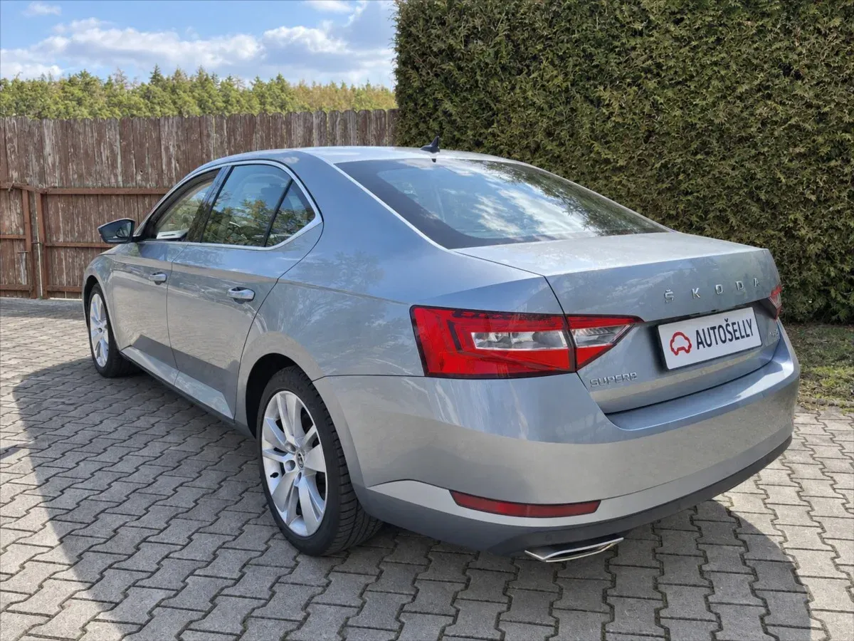 Škoda Superb - Náhled 2
