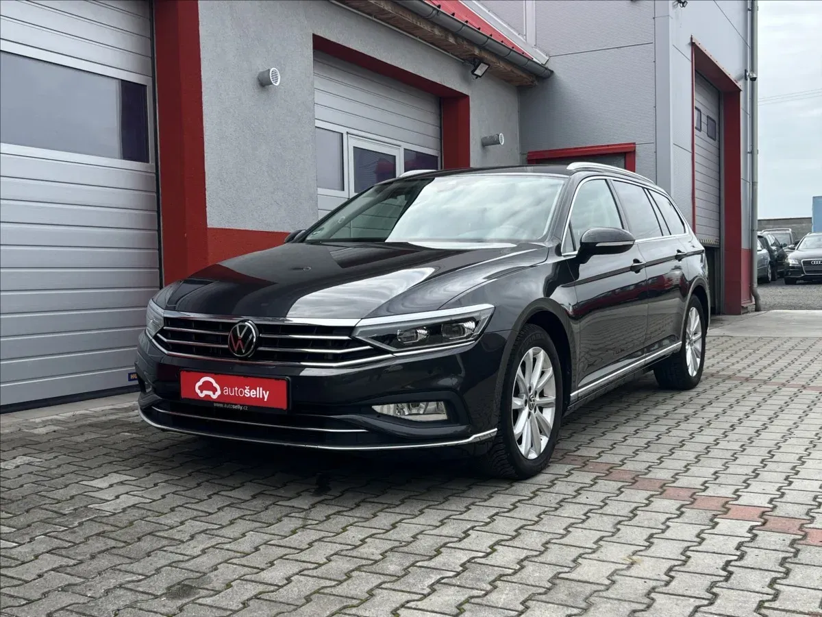 Volkswagen Passat 2,0 TDi DSG ELEGANCE MATRIX, 2024
