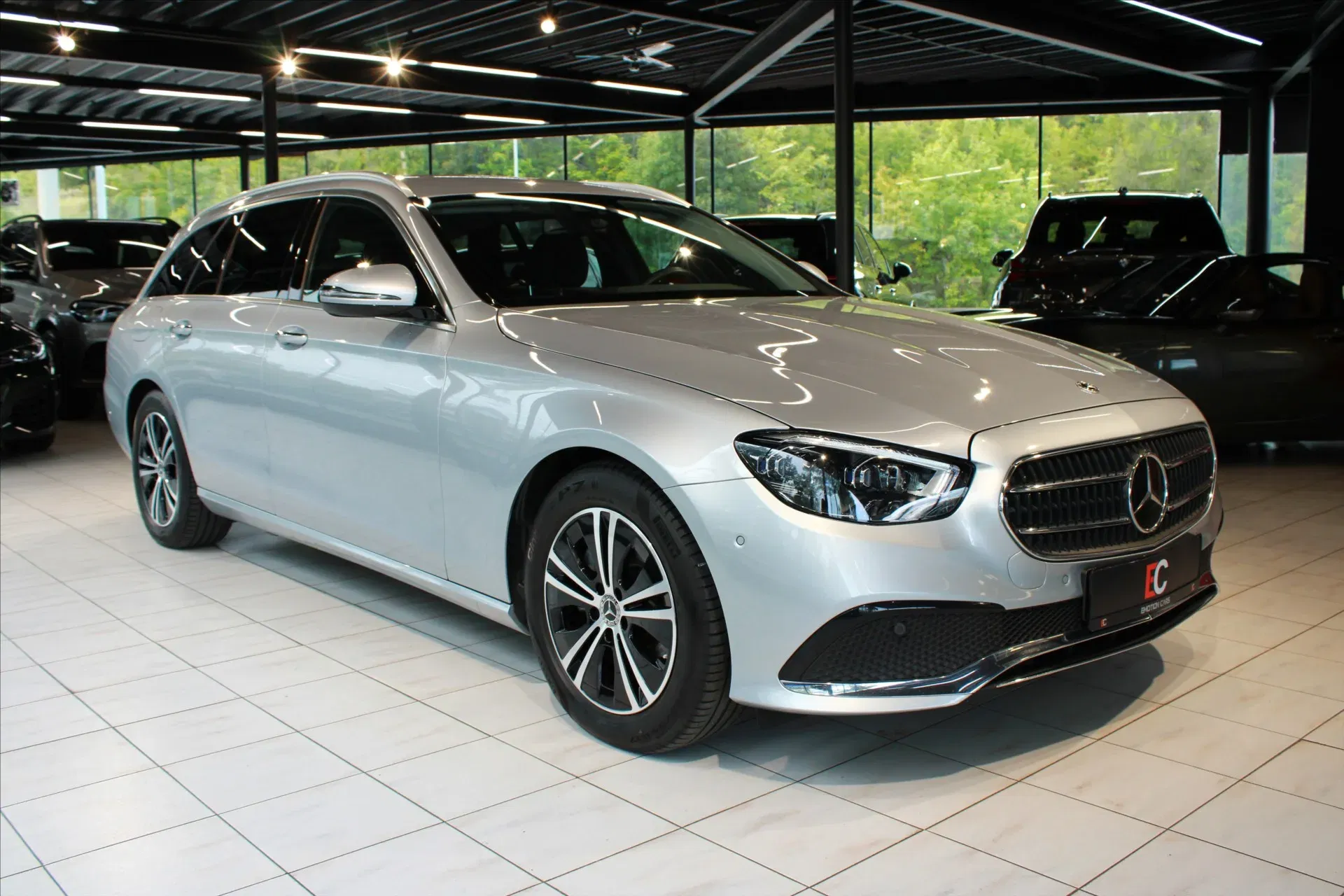 Mercedes-Benz Třídy E - Obrázek 1
