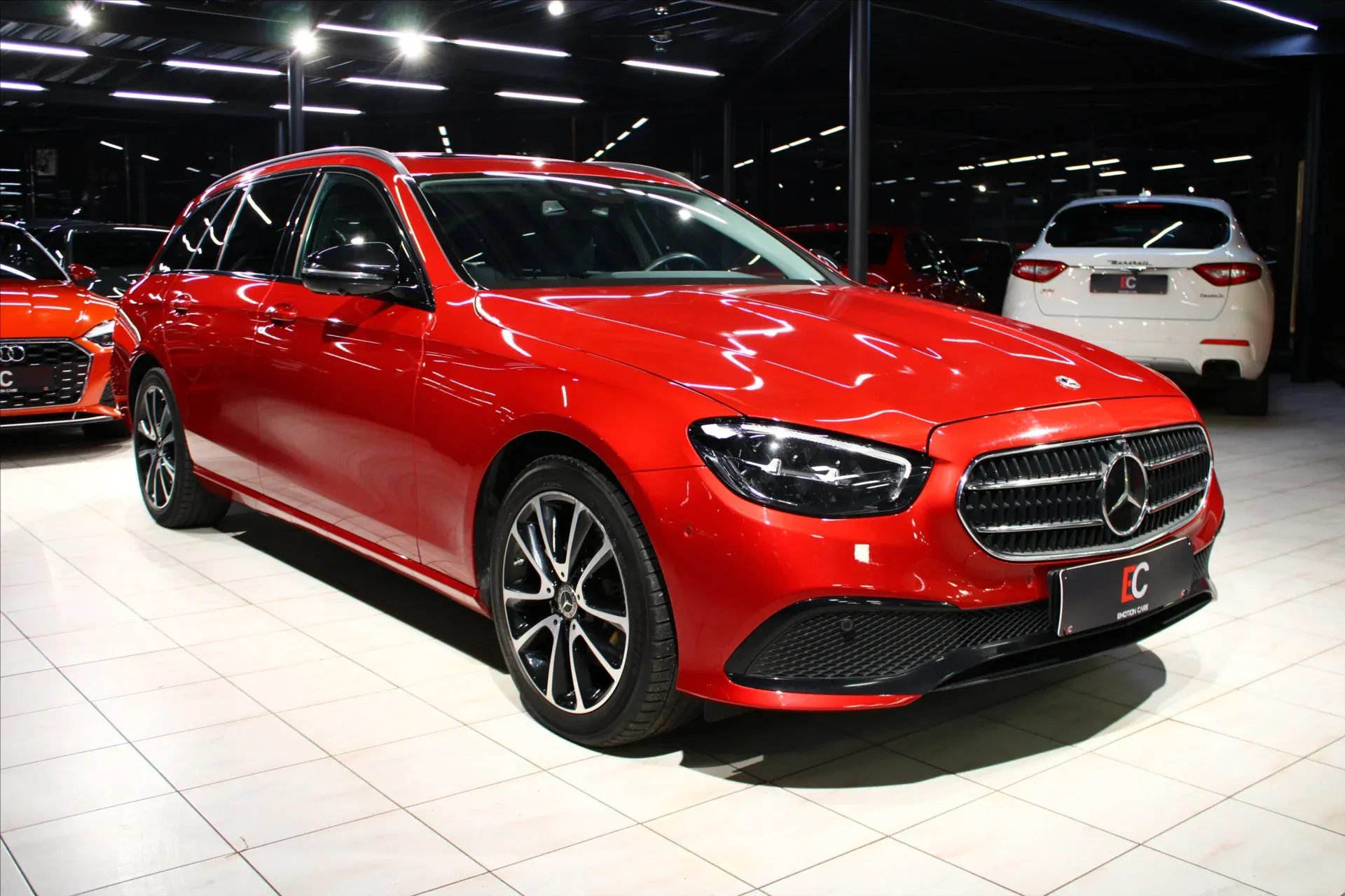 Mercedes-Benz Třídy E - Obrázek 1