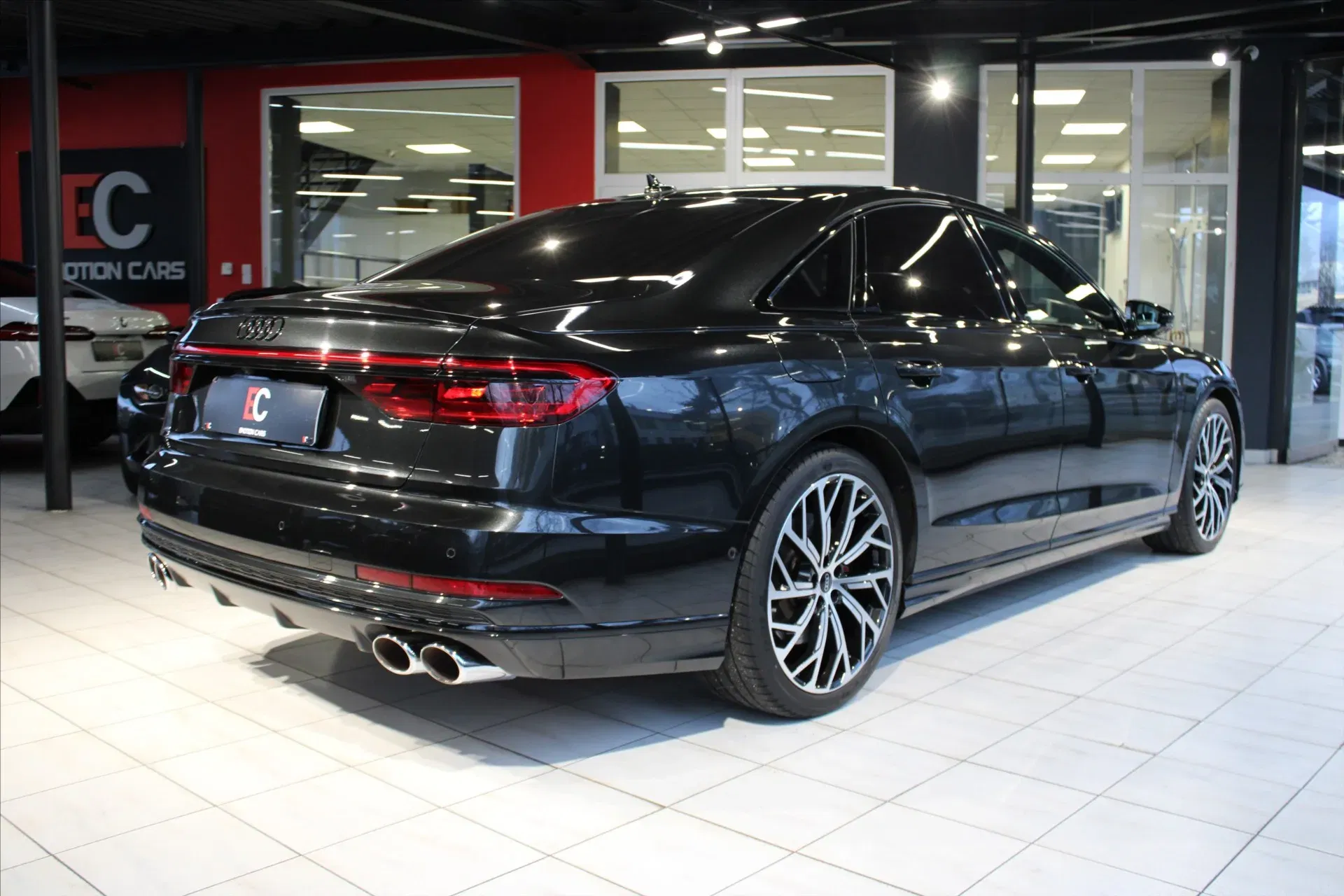Audi S8 - Náhled 6