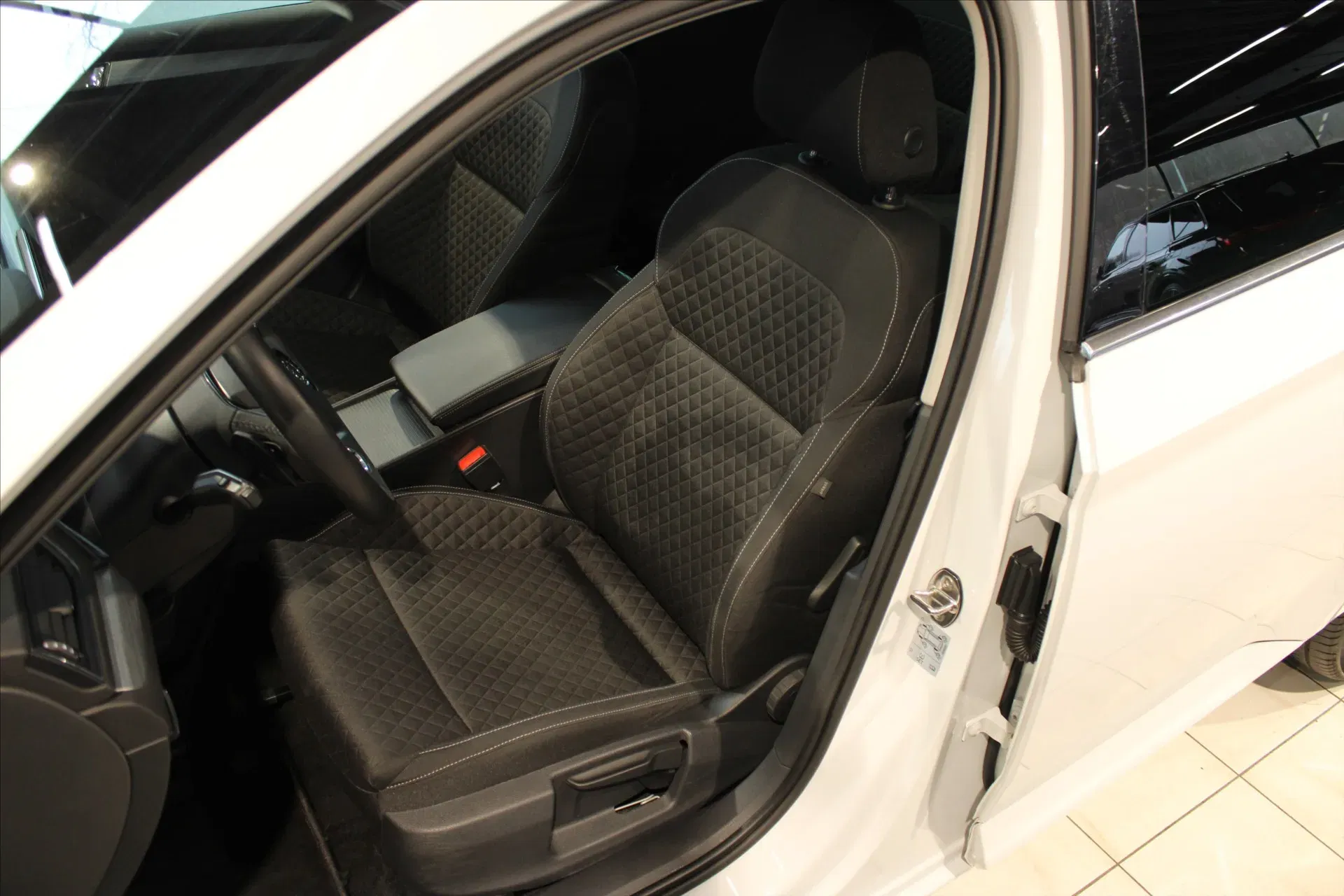 Škoda Superb - Náhled 8