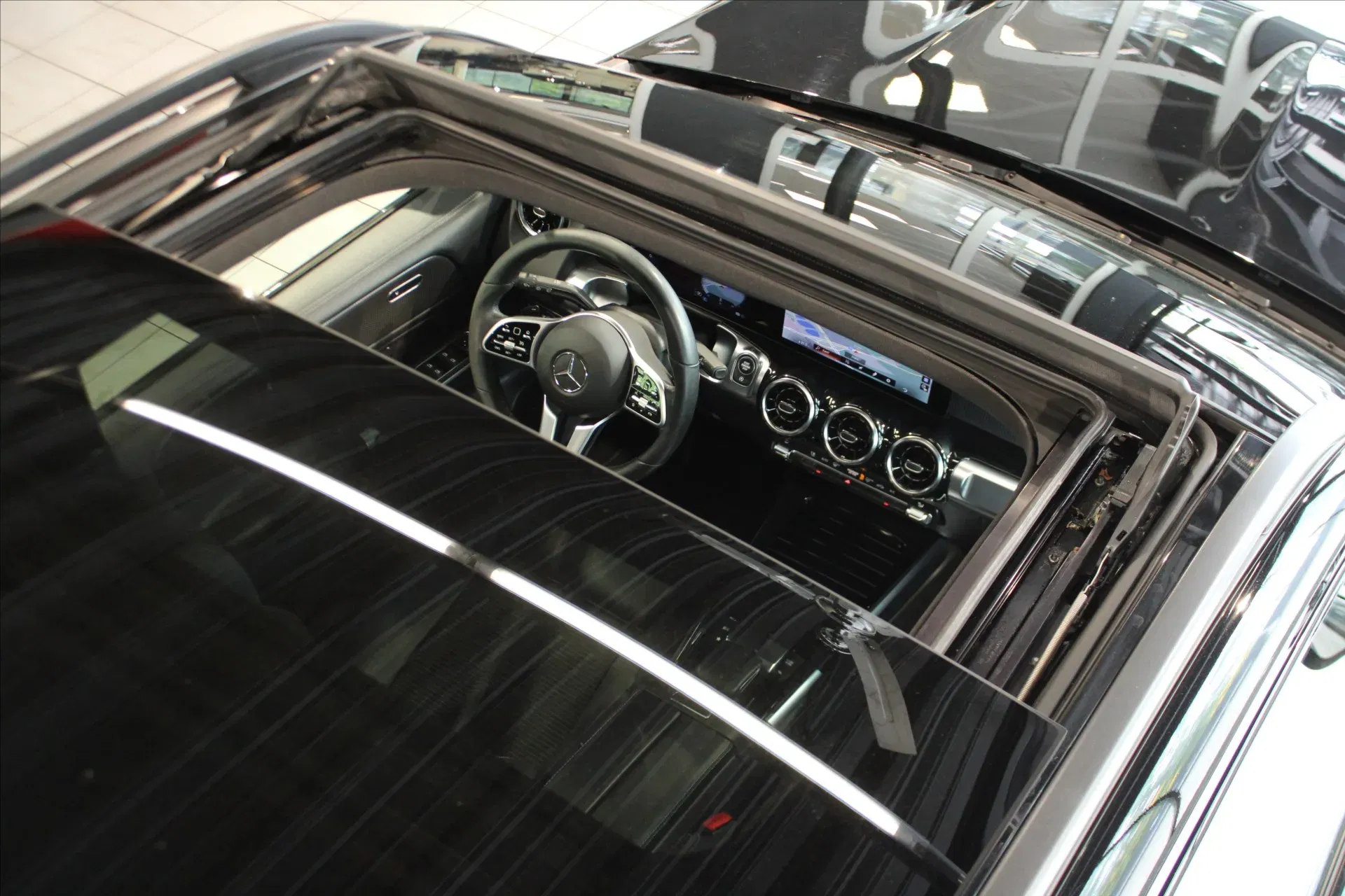 Mercedes-Benz GLB - Náhled 6