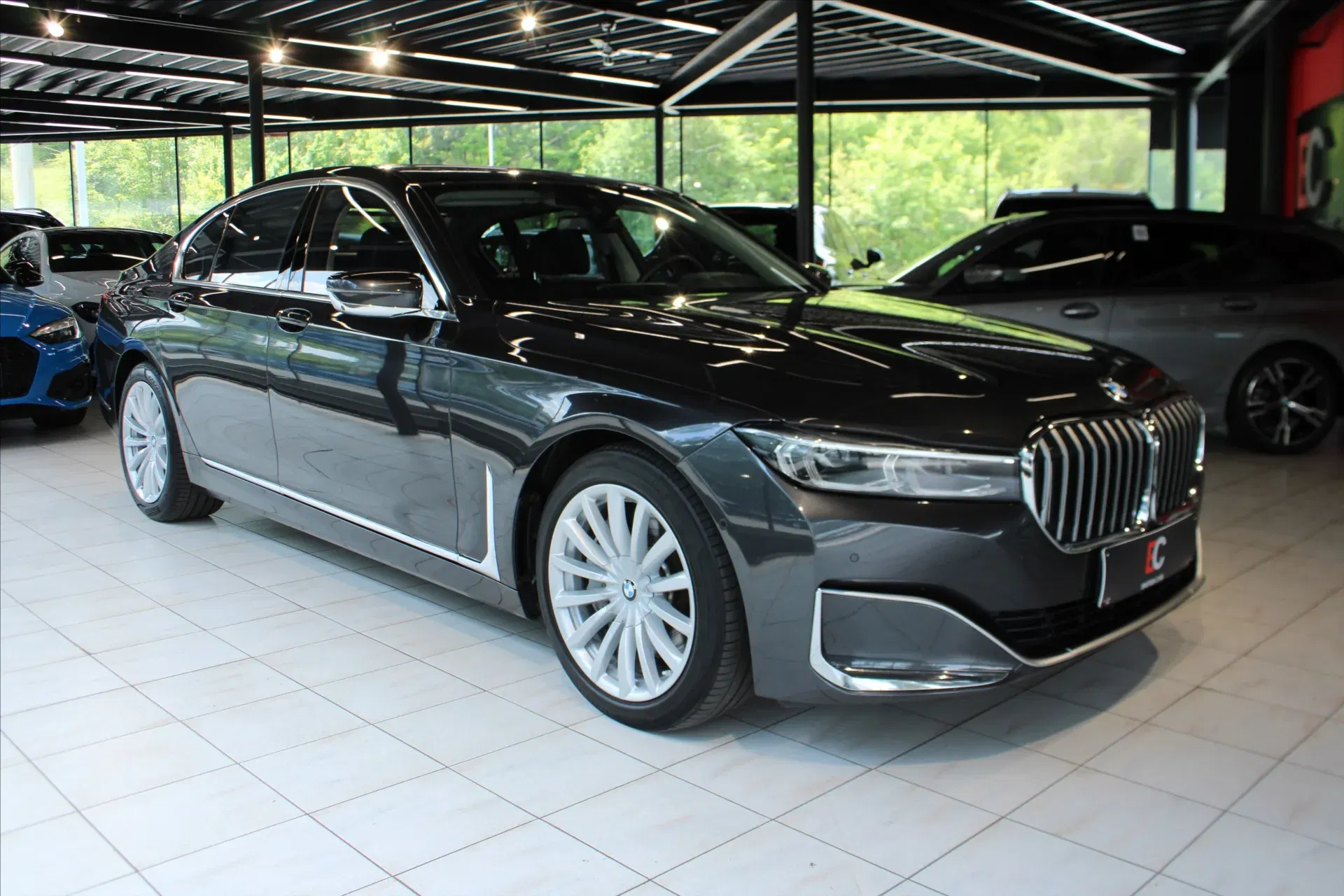 BMW Řada 7 - Obrázek 1