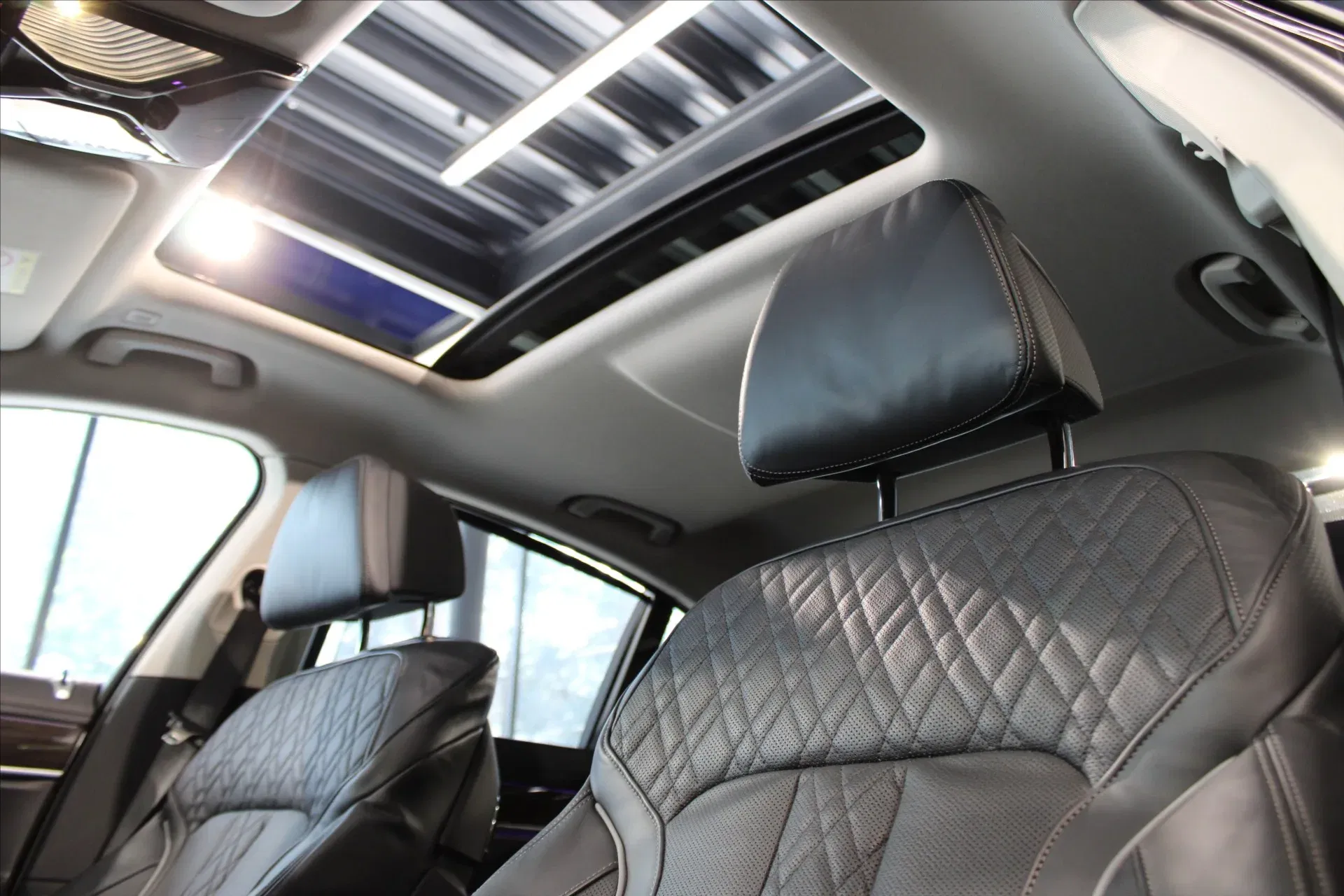 BMW Řada 7 - Náhled 8