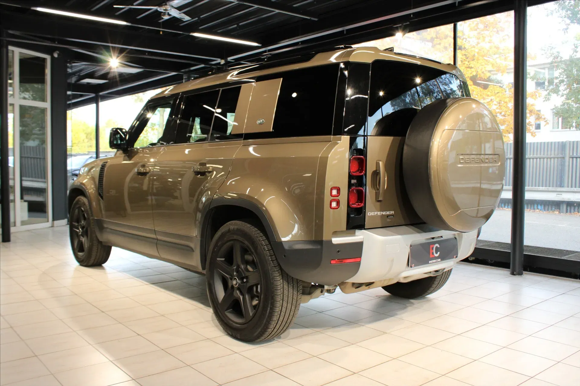 Land Rover Defender - Náhled 4