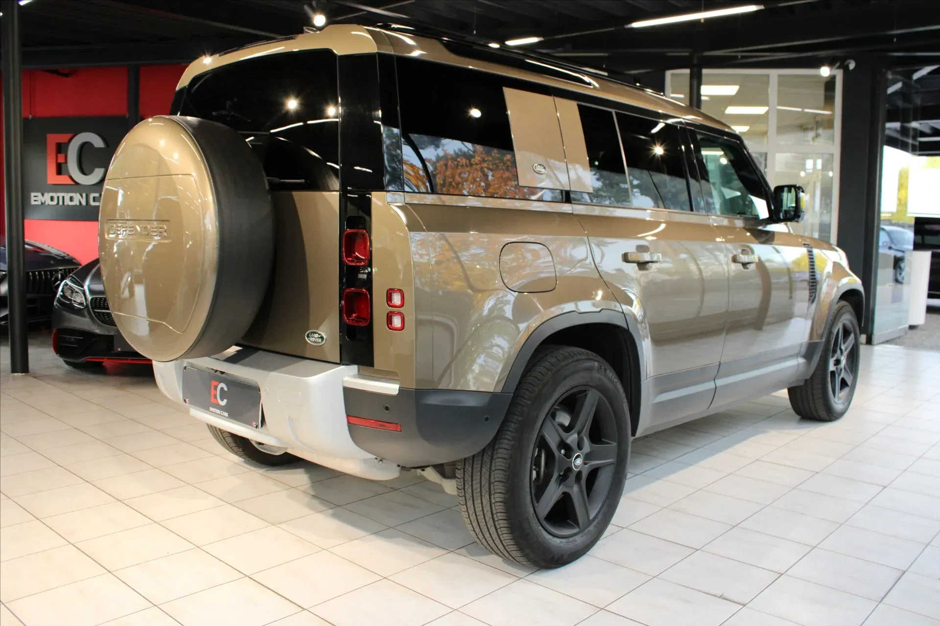 Land Rover Defender - Náhled 6