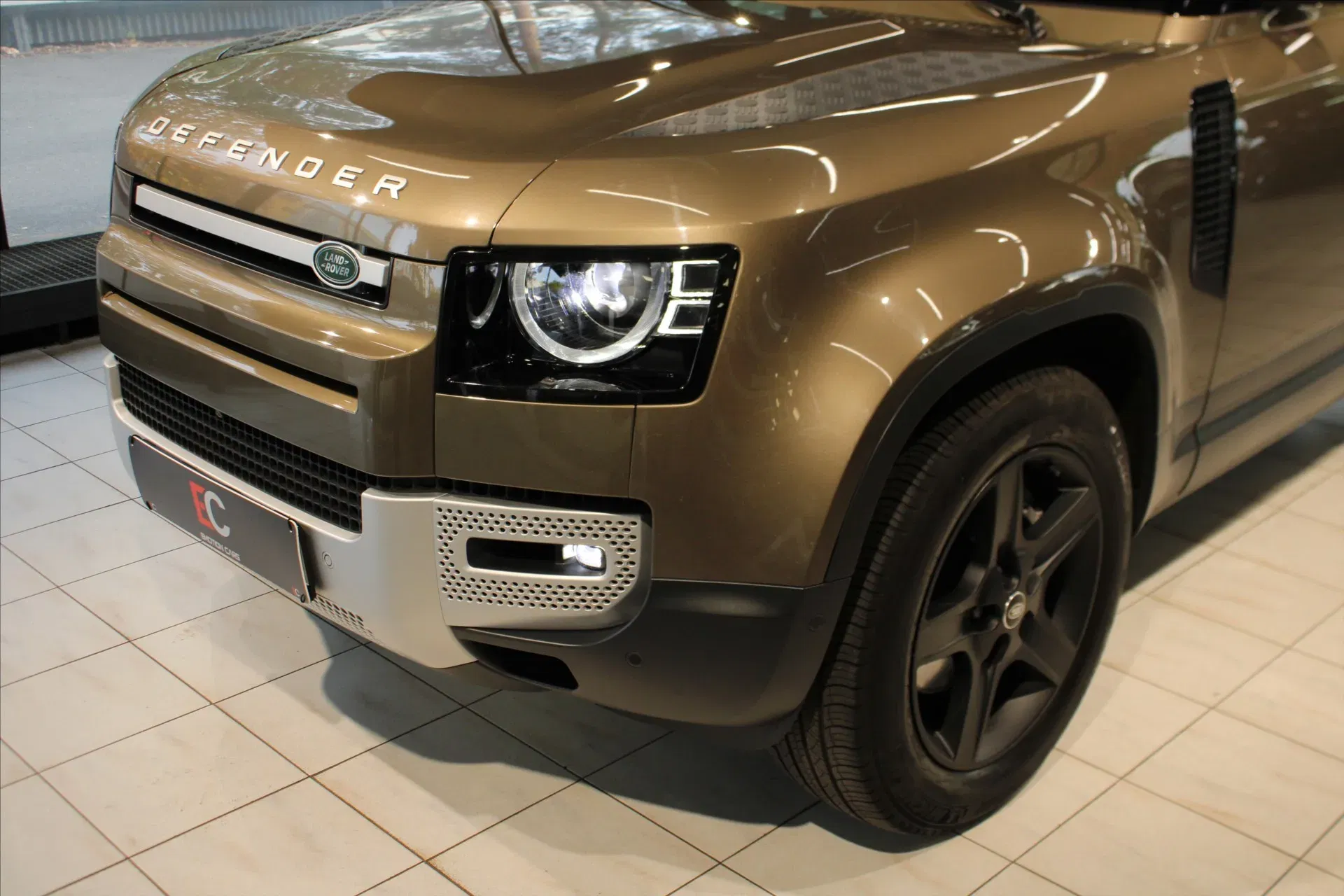 Land Rover Defender - Náhled 7