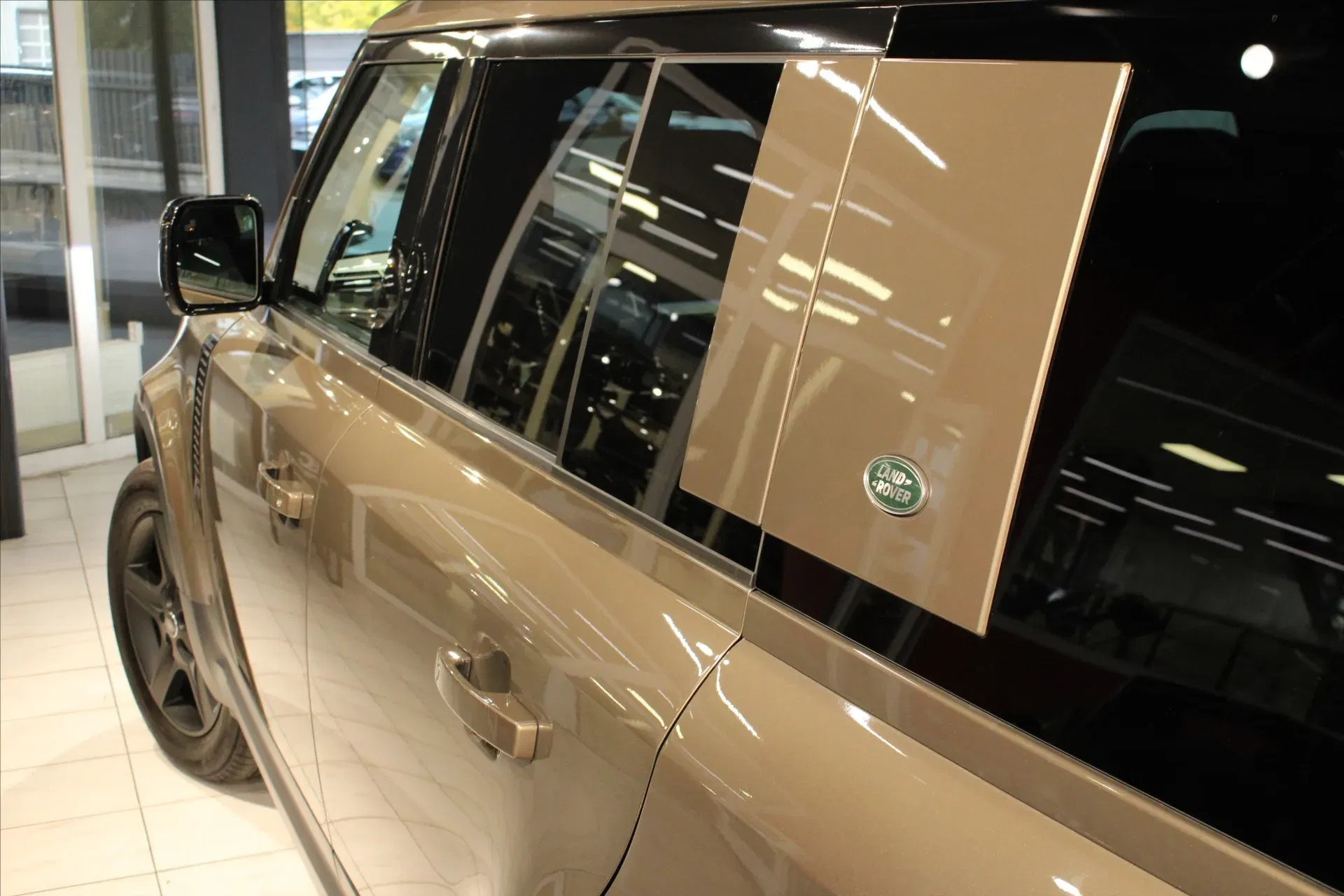 Land Rover Defender - Náhled 8