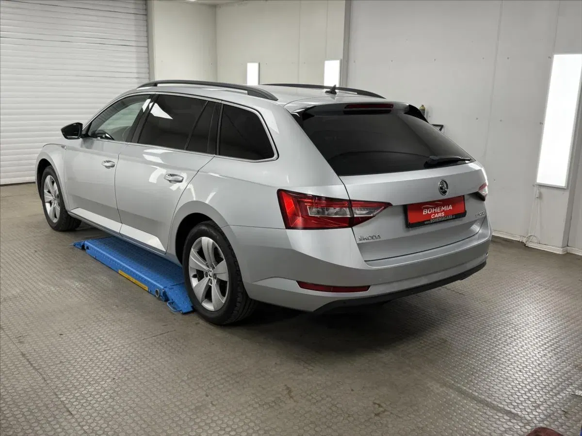 Škoda Superb - Náhled 4