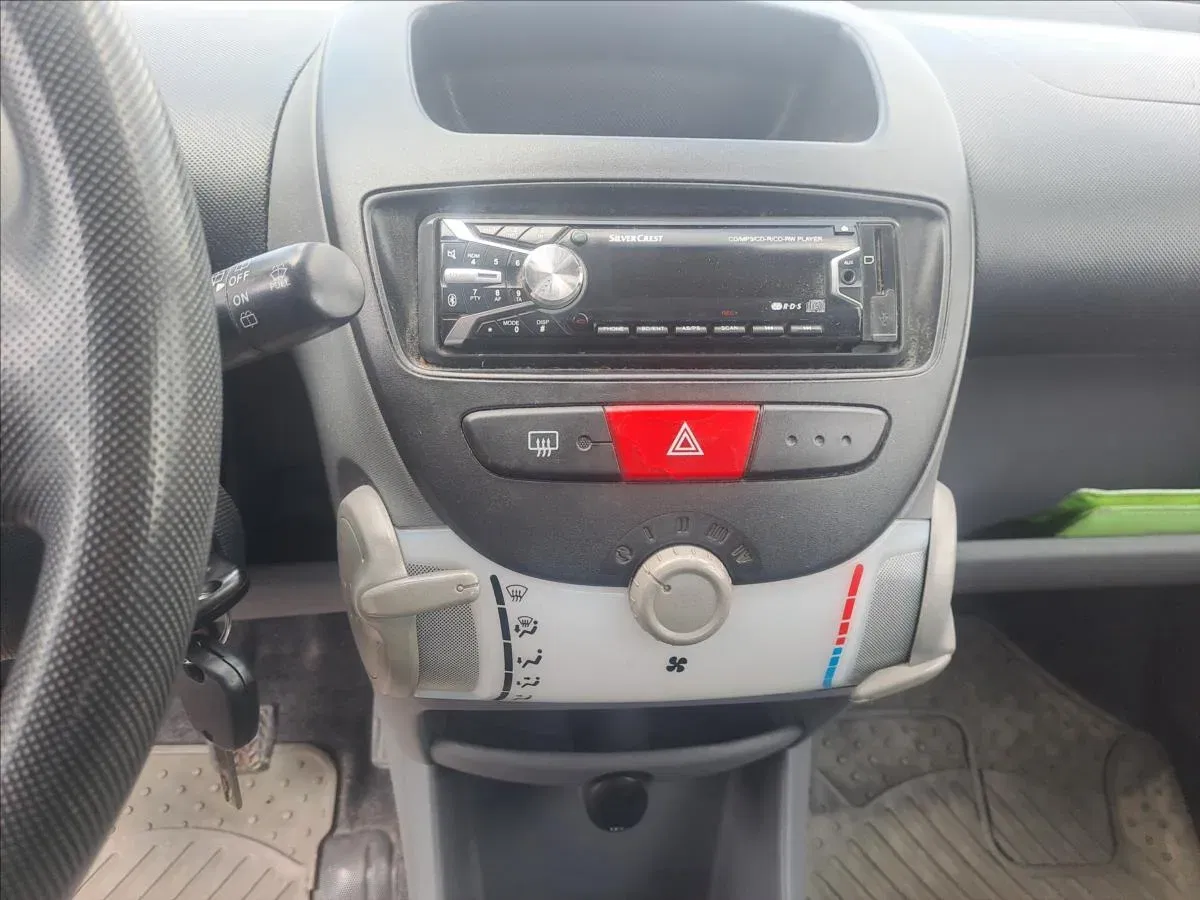 Peugeot 107 - Náhled 8
