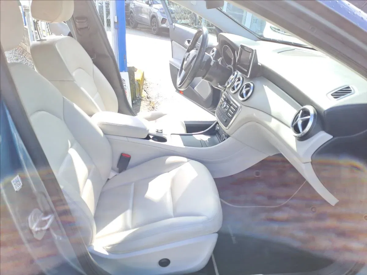 Mercedes-Benz GLA - Náhled 8
