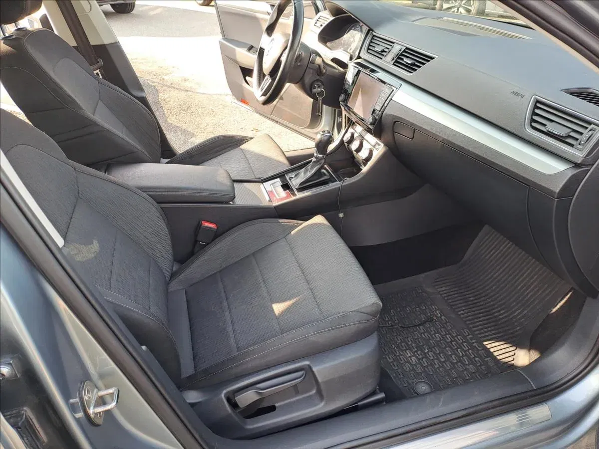 Škoda Superb - Náhled 8