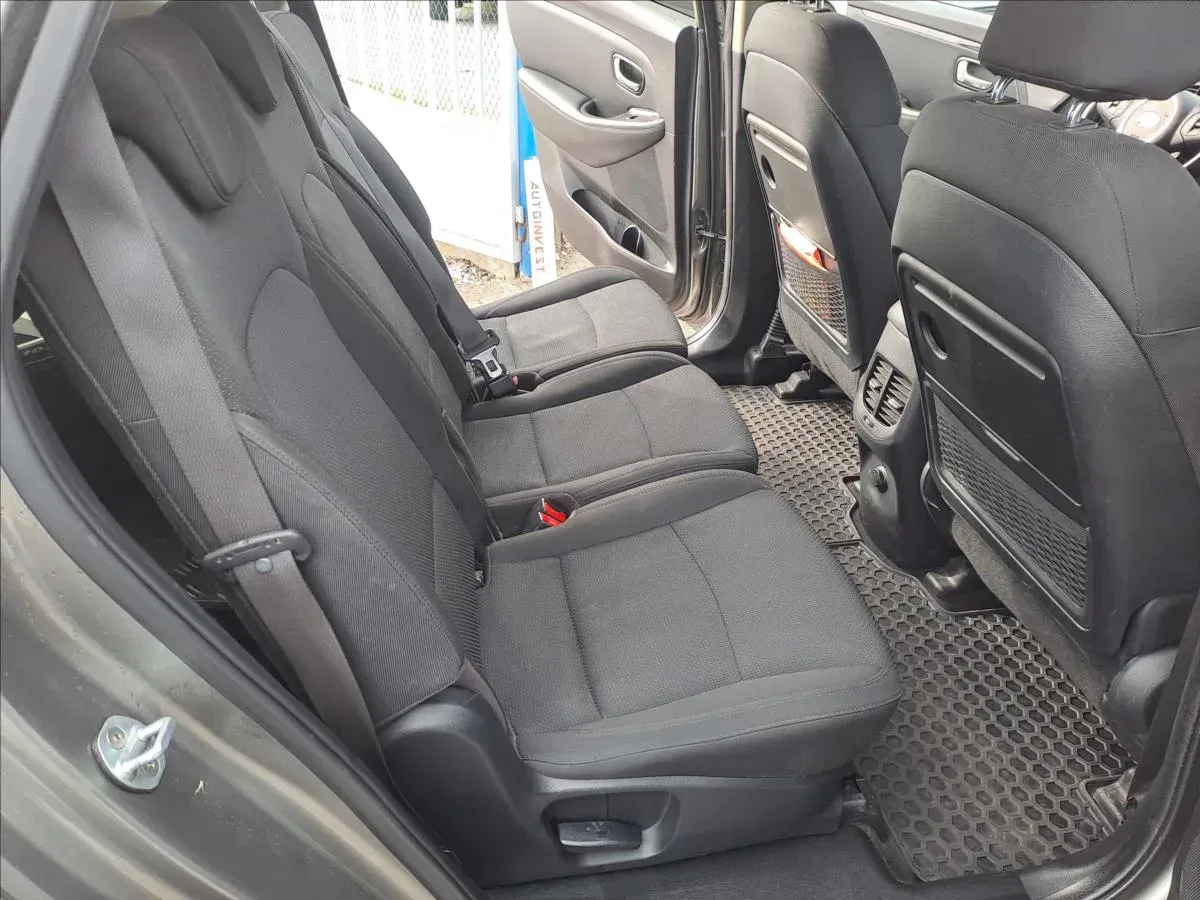 Kia Carens - Náhled 7