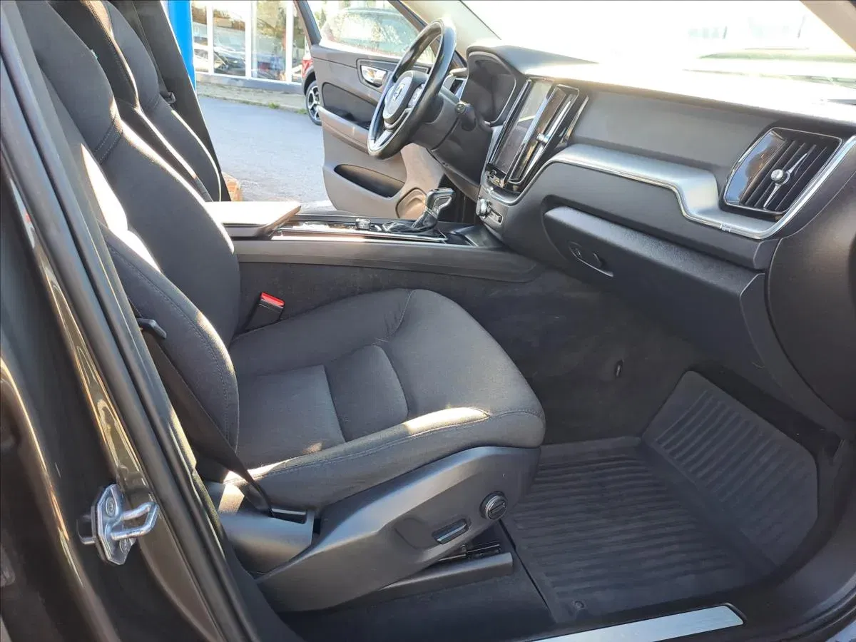 Volvo XC60 - Náhled 8