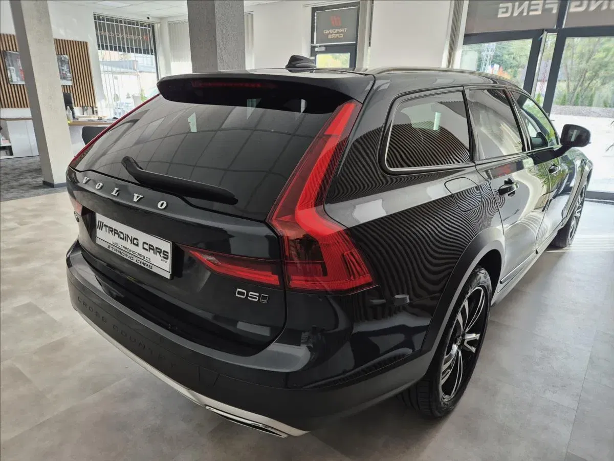 Volvo V90 - Náhled 8