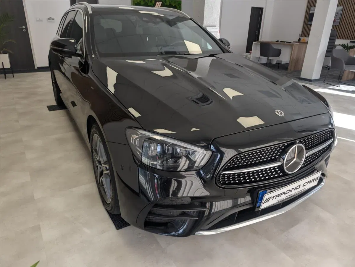 Mercedes-Benz Třídy E - Obrázek 1