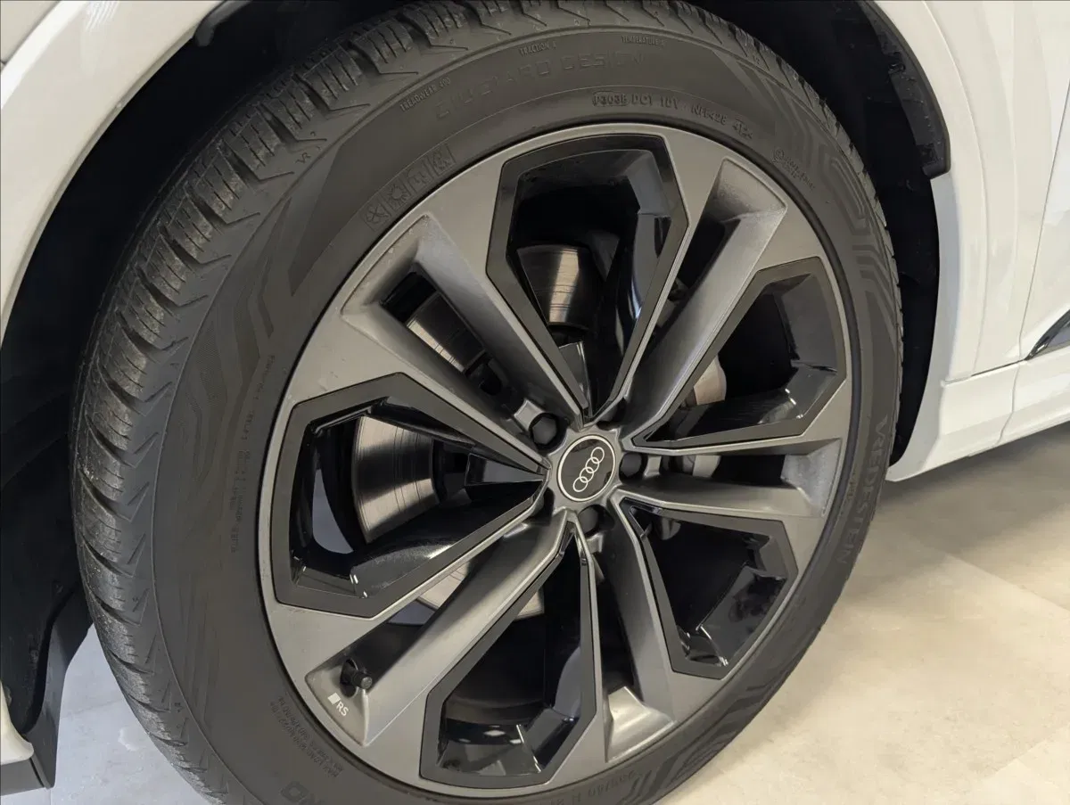 Audi Q7 - Náhled 5