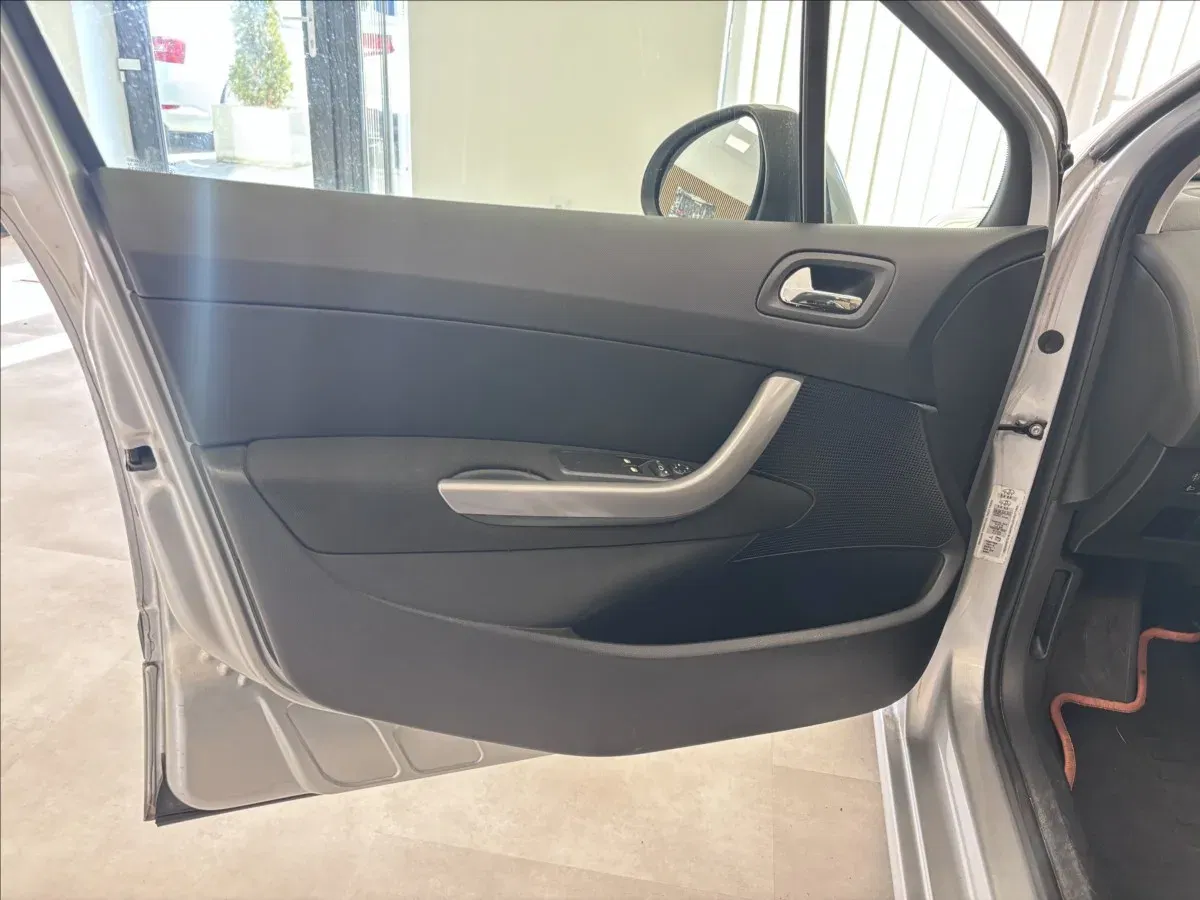 Peugeot 308 - Náhled 7