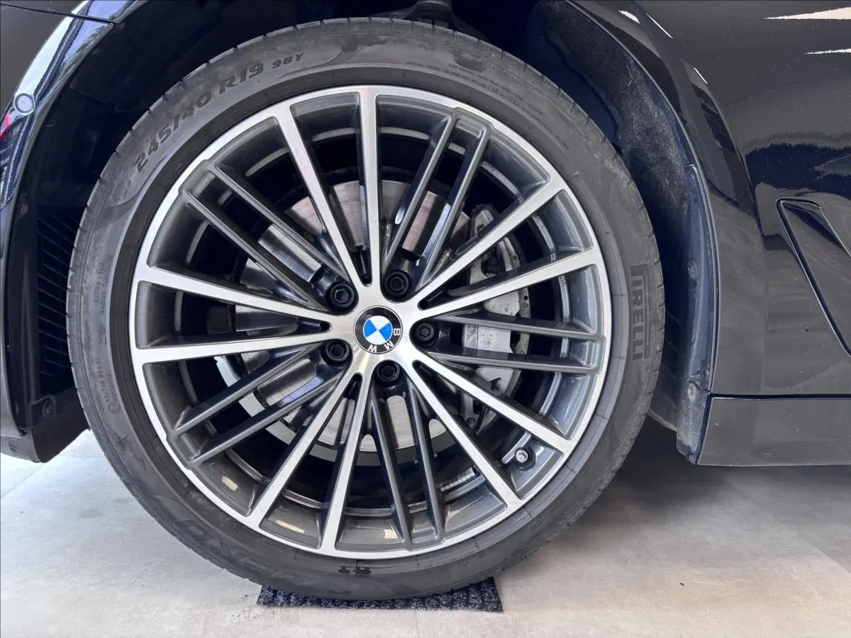 BMW Řada 5 - Náhled 4