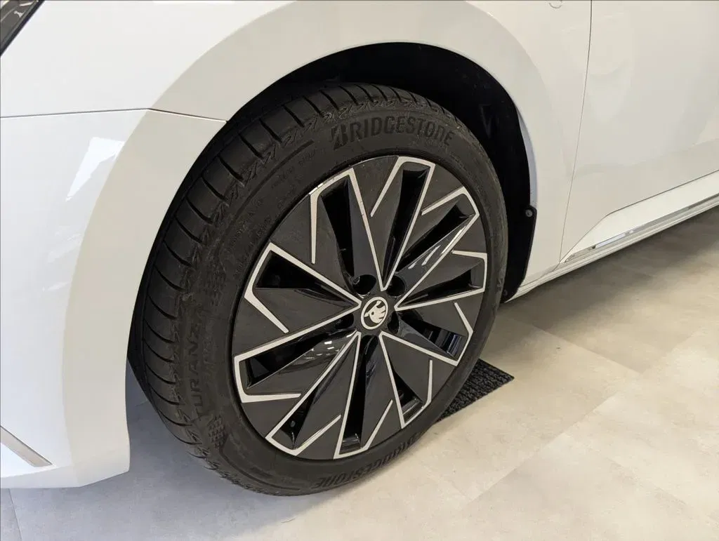 Škoda Superb - Náhled 4