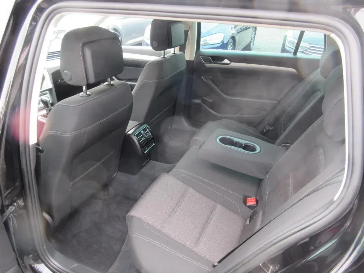 Volkswagen Passat - Náhled 8