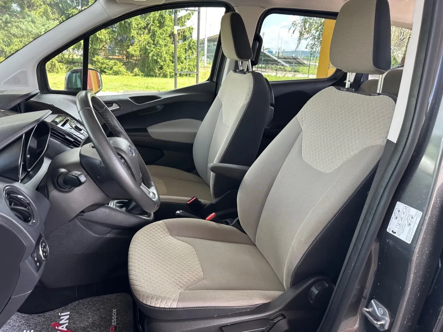 Ford Tourneo Courier - Náhled 8
