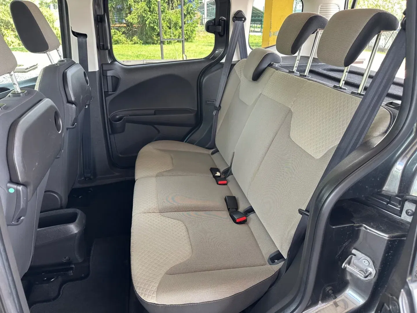 Ford Tourneo Courier - Náhled 12