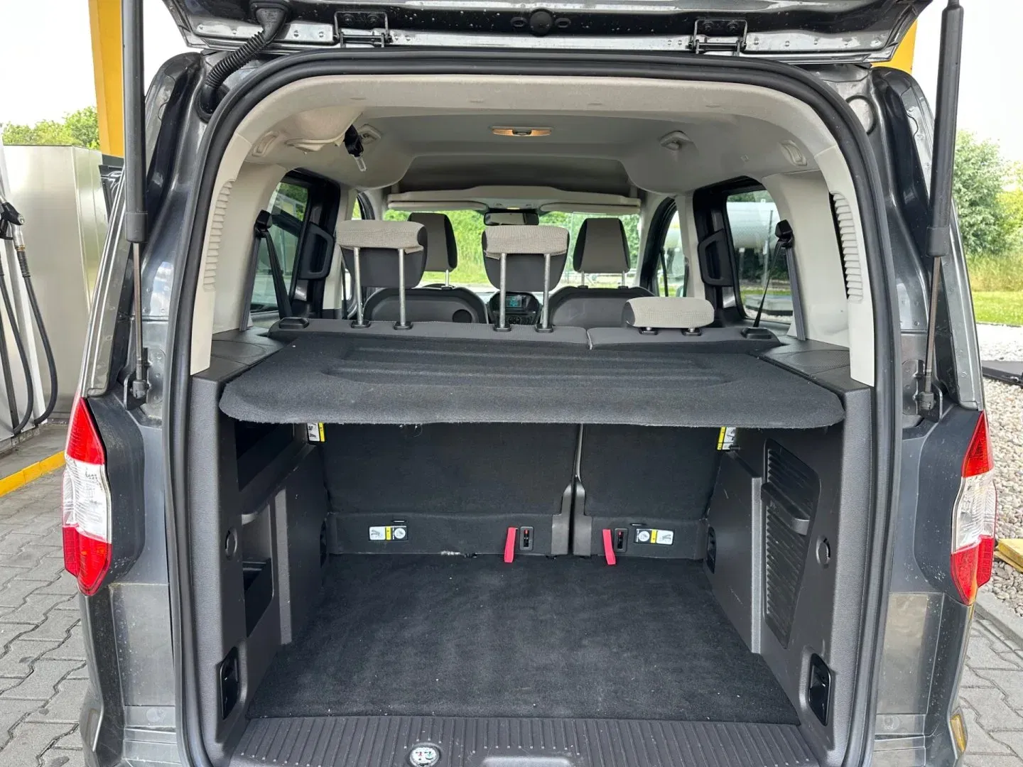 Ford Tourneo Courier - Náhled 13