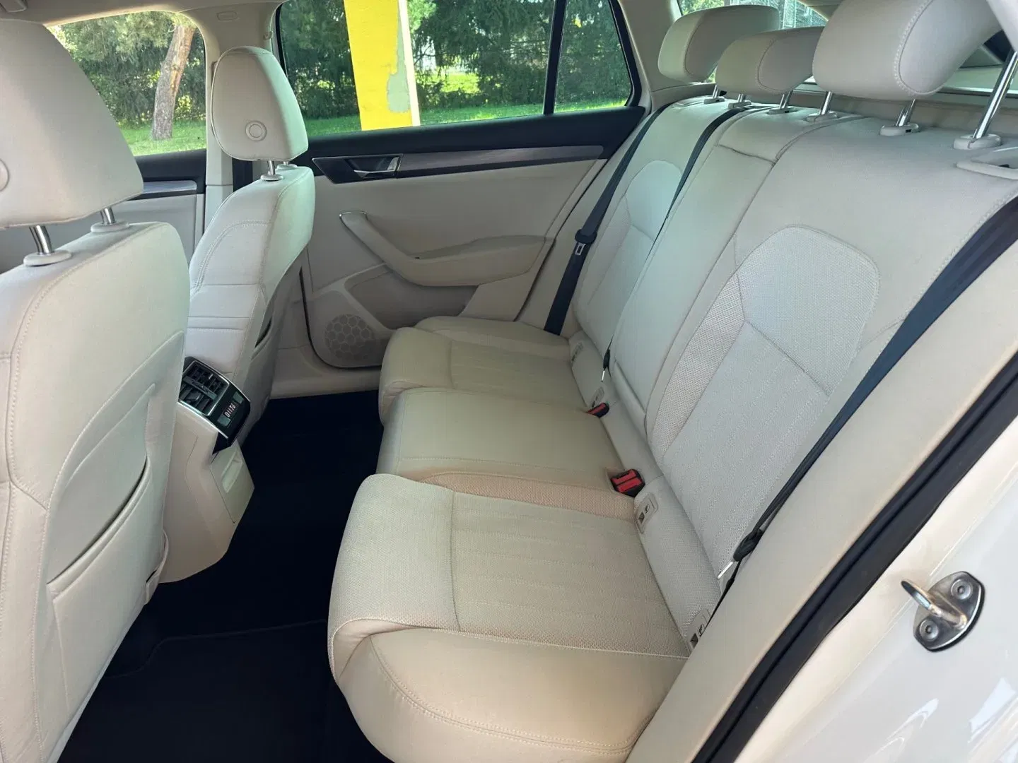 Škoda Superb - Náhled 20