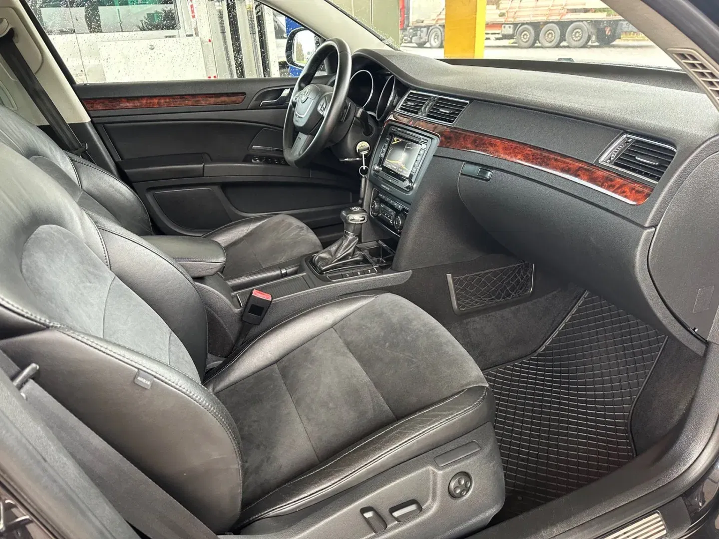Škoda Superb - Náhled 8