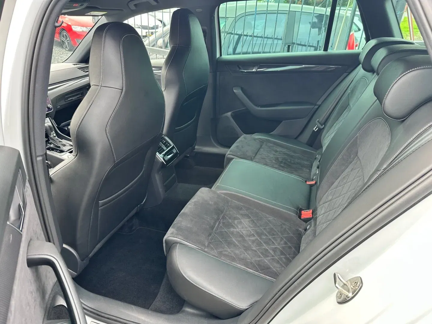 Škoda Superb - Náhled 18