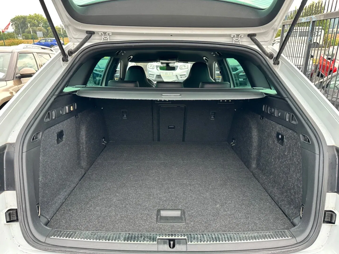 Škoda Superb - Náhled 19