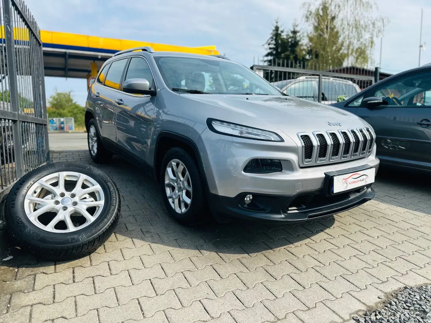 Jeep Cherokee - Obrázek 1