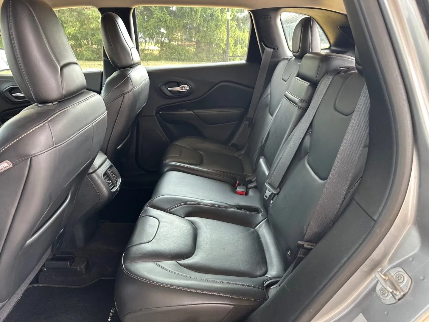 Jeep Cherokee - Náhled 16