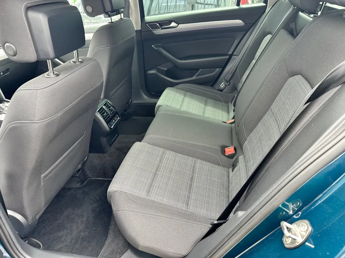Volkswagen Passat - Náhled 13