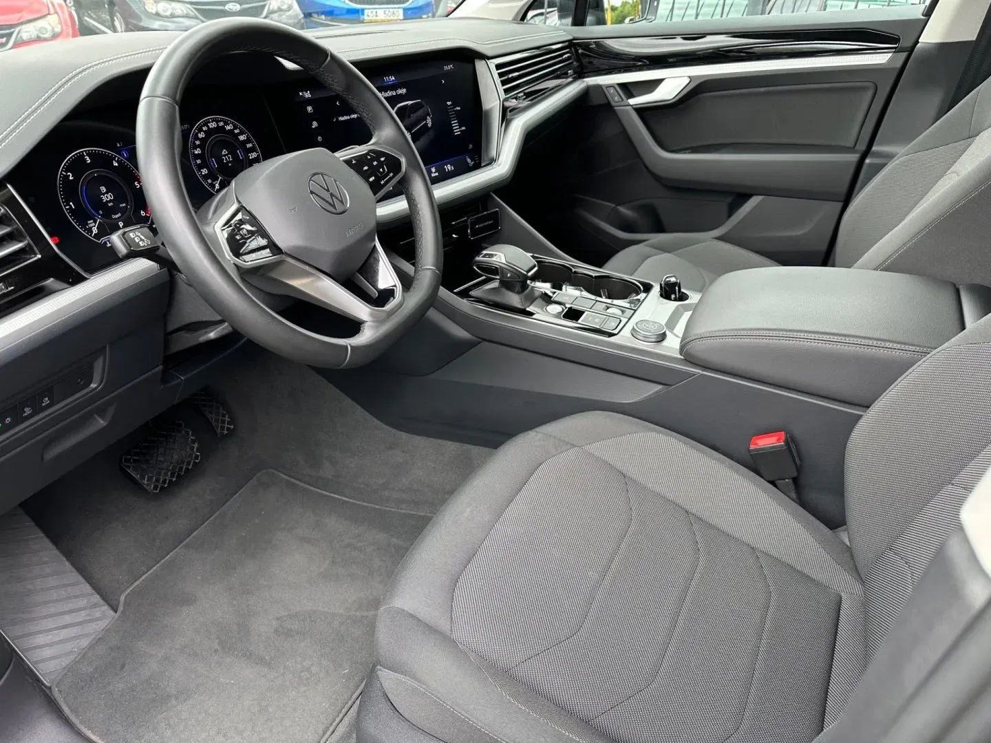 Volkswagen Touareg - Náhled 17