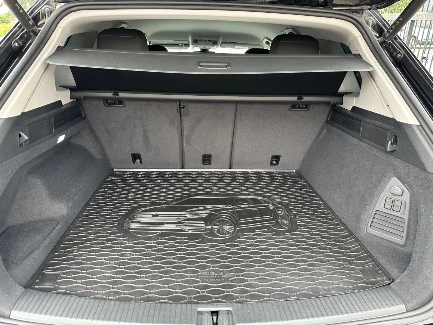 Volkswagen Touareg - Náhled 19
