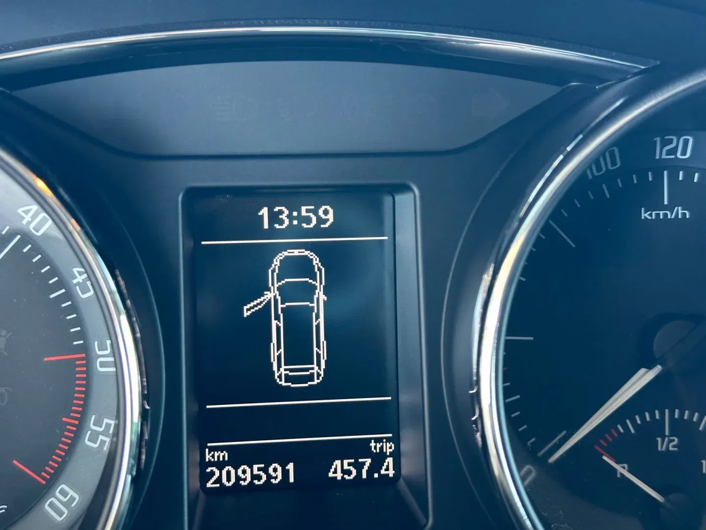 Škoda Superb - Náhled 9