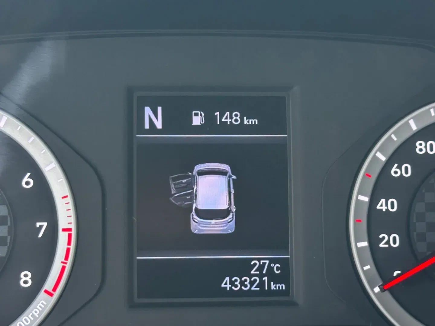 Hyundai i10 - Náhled 11