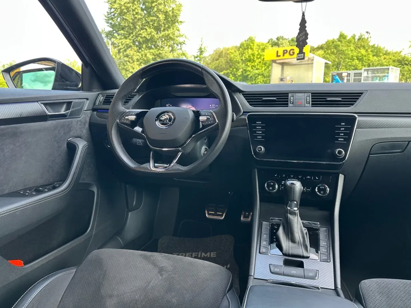 Škoda Superb - Náhled 8