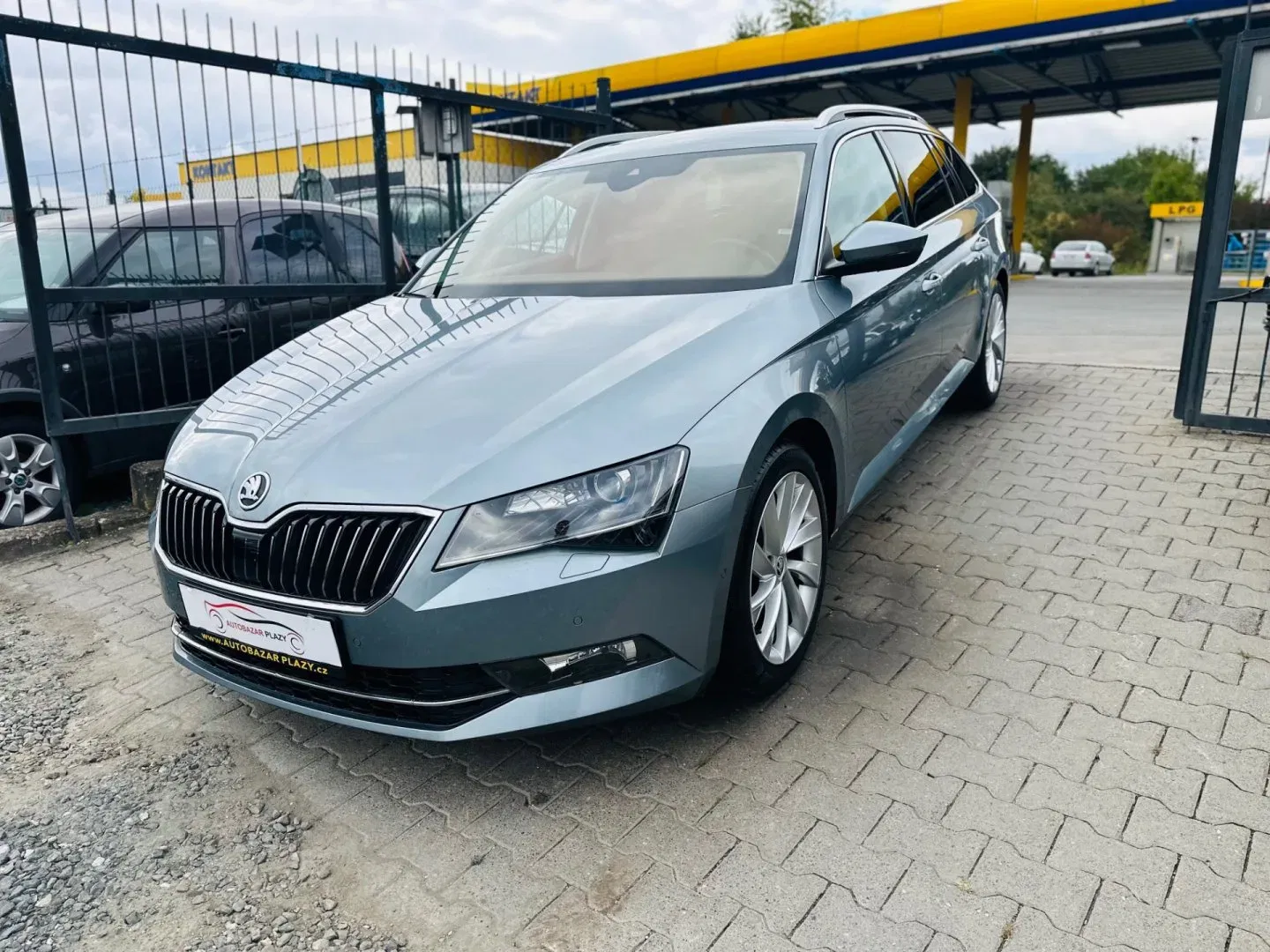 Škoda Superb - Náhled 2