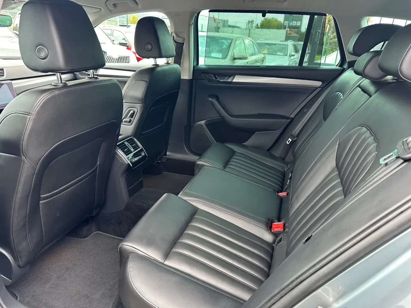 Škoda Superb - Náhled 16